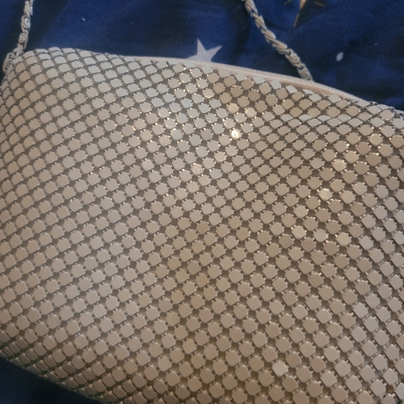 White Metal Mesh Chain Linked Mini Purse with Chain Strap - Picture 5 of 5